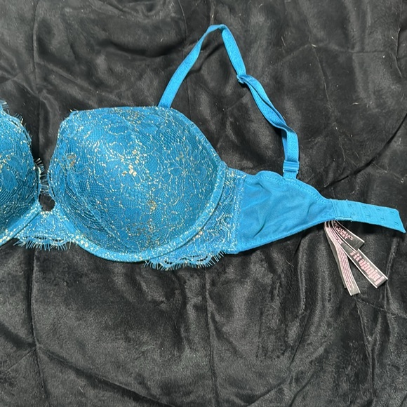 Victoria’s Secret push up bra - Picture 3 of 7